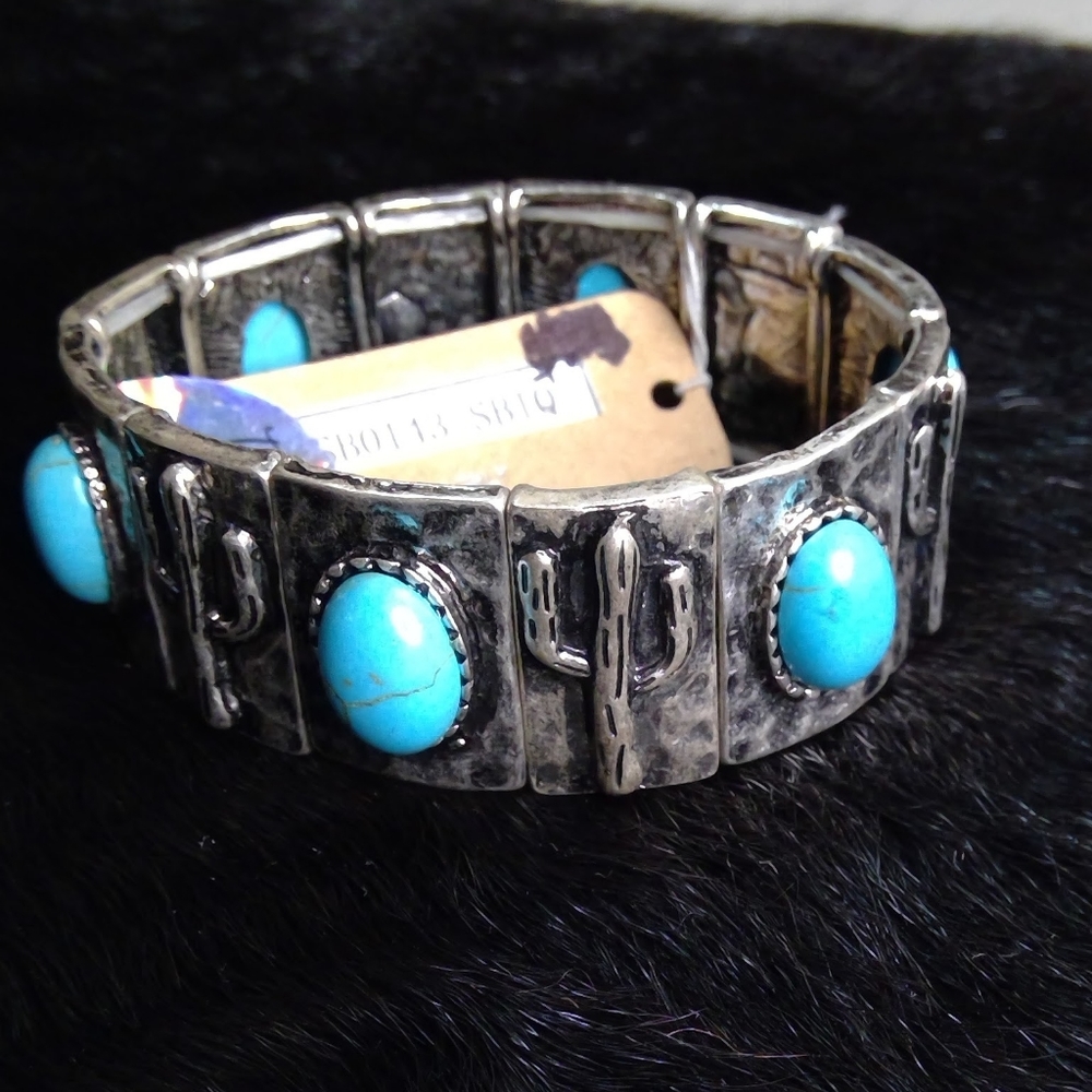Western Cuctus Turquoise and Silver Tone Stretch Bracelet